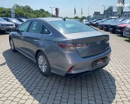 Хендай Соната, об'ємом двигуна 0 л та пробігом 137 тис. км за 14300 $, фото 4 на Automoto.ua