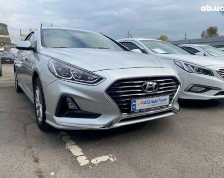 Хендай Соната, объемом двигателя 2 л и пробегом 388 тыс. км за 11490 $, фото 1 на Automoto.ua