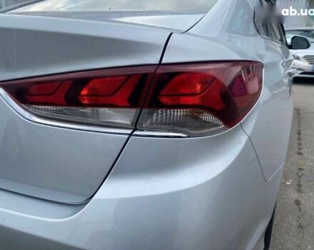 Хендай Соната, объемом двигателя 2 л и пробегом 388 тыс. км за 11490 $, фото 3 на Automoto.ua