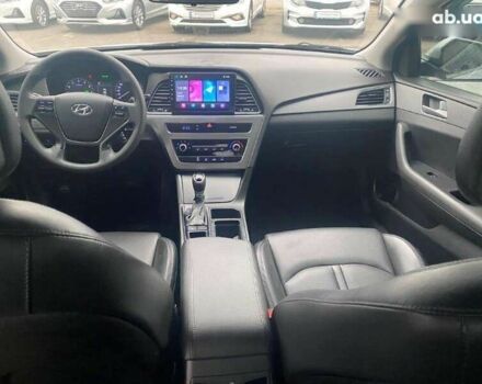Хендай Соната, об'ємом двигуна 2 л та пробігом 335 тис. км за 10990 $, фото 5 на Automoto.ua