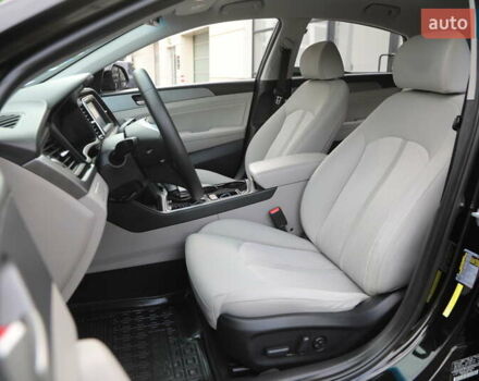 Хендай Соната, объемом двигателя 2 л и пробегом 95 тыс. км за 17500 $, фото 5 на Automoto.ua