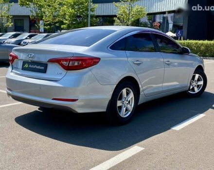 Хендай Соната, об'ємом двигуна 2 л та пробігом 207 тис. км за 13600 $, фото 4 на Automoto.ua