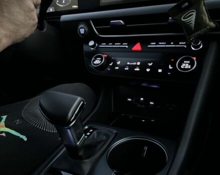 Хендай Соната, объемом двигателя 2.5 л и пробегом 18 тыс. км за 39500 $, фото 1 на Automoto.ua