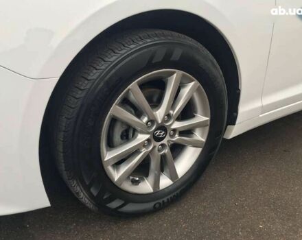 Хендай Соната, объемом двигателя 2 л и пробегом 348 тыс. км за 11390 $, фото 1 на Automoto.ua