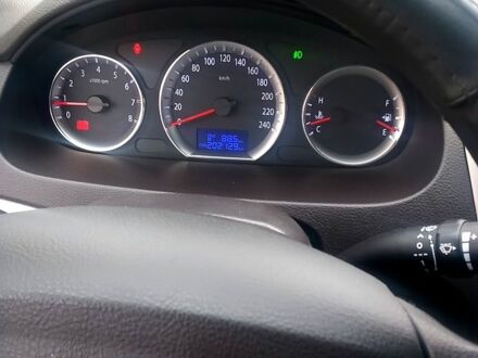 Хендай Соната, об'ємом двигуна 2 л та пробігом 203 тис. км за 5850 $, фото 1 на Automoto.ua