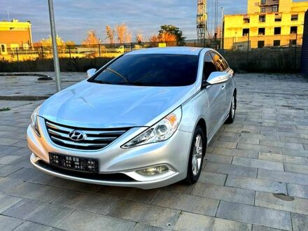 Хендай Соната, об'ємом двигуна 2 л та пробігом 242 тис. км за 7900 $, фото 1 на Automoto.ua