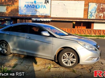 Хендай Соната 2013 у Белгород-Днестровском на Automoto.ua Хендай Соната, об'ємом двигуна 2 л та пробігом 235 тис. км за 6800 $, фото 1 на Automoto.ua