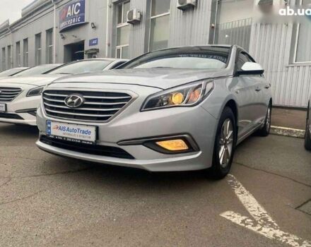 Хендай Соната, объемом двигателя 2 л и пробегом 335 тыс. км за 10990 $, фото 1 на Automoto.ua