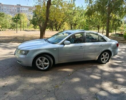 Серый Хендай Соната, объемом двигателя 2 л и пробегом 2 тыс. км за 3400 $, фото 9 на Automoto.ua