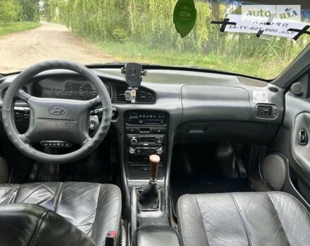 Сірий Хендай Соната, об'ємом двигуна 2 л та пробігом 285 тис. км за 2700 $, фото 7 на Automoto.ua