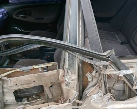 Сірий Хендай Соната, об'ємом двигуна 2 л та пробігом 187 тис. км за 1100 $, фото 15 на Automoto.ua