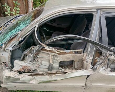 Сірий Хендай Соната, об'ємом двигуна 2 л та пробігом 187 тис. км за 1100 $, фото 11 на Automoto.ua