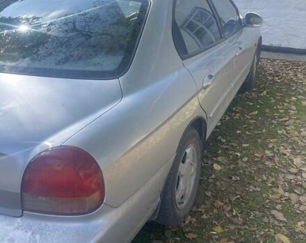 Серый Хендай Соната, объемом двигателя 2 л и пробегом 350 тыс. км за 3500 $, фото 3 на Automoto.ua