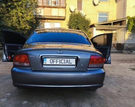 Серый Хендай Соната, объемом двигателя 2 л и пробегом 236 тыс. км за 3700 $, фото 4 на Automoto.ua