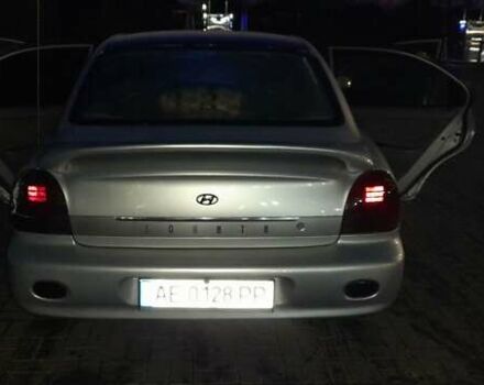 Серый Хендай Соната, объемом двигателя 2 л и пробегом 317 тыс. км за 3100 $, фото 5 на Automoto.ua