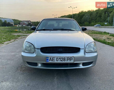 Серый Хендай Соната, объемом двигателя 2 л и пробегом 314 тыс. км за 2990 $, фото 3 на Automoto.ua