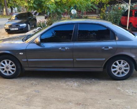 Серый Хендай Соната, объемом двигателя 2 л и пробегом 236 тыс. км за 3700 $, фото 6 на Automoto.ua