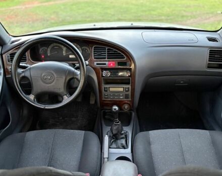 Сірий Хендай Соната, об'ємом двигуна 1.6 л та пробігом 270 тис. км за 1950 $, фото 7 на Automoto.ua