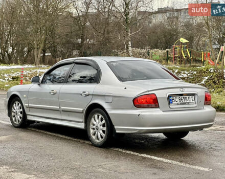 Сірий Хендай Соната, об'ємом двигуна 2 л та пробігом 255 тис. км за 2999 $, фото 14 на Automoto.ua