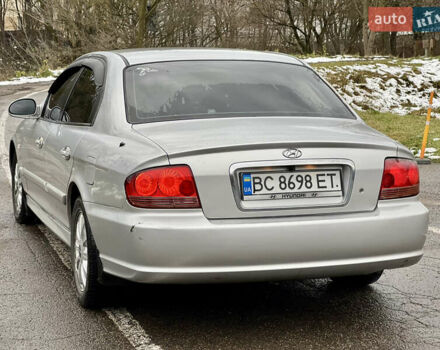 Серый Хендай Соната, объемом двигателя 2 л и пробегом 255 тыс. км за 2999 $, фото 11 на Automoto.ua