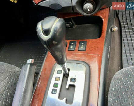 Сірий Хендай Соната, об'ємом двигуна 2 л та пробігом 255 тис. км за 2999 $, фото 33 на Automoto.ua