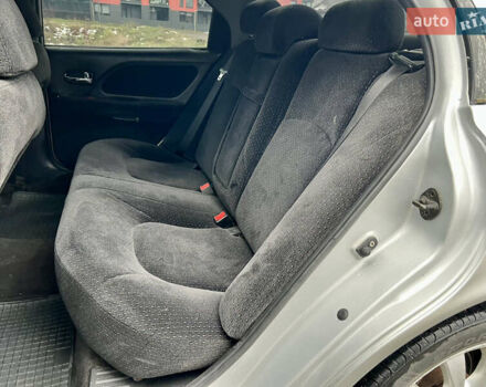Сірий Хендай Соната, об'ємом двигуна 2 л та пробігом 255 тис. км за 2999 $, фото 29 на Automoto.ua