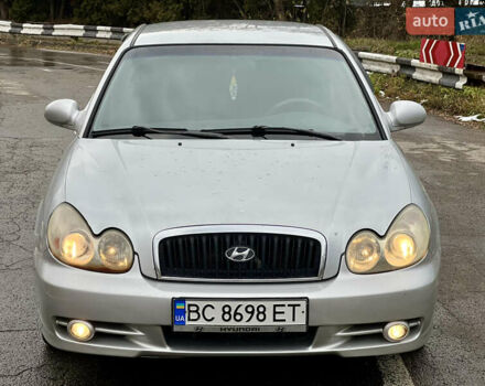 Сірий Хендай Соната, об'ємом двигуна 2 л та пробігом 255 тис. км за 2999 $, фото 2 на Automoto.ua
