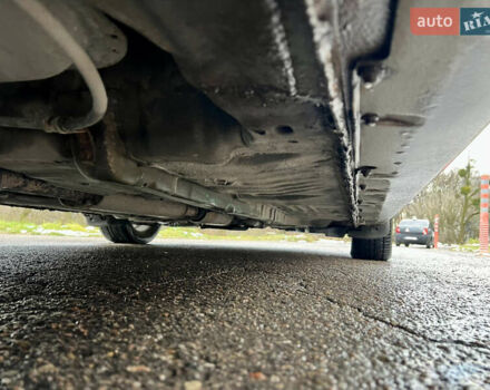 Сірий Хендай Соната, об'ємом двигуна 2 л та пробігом 255 тис. км за 2999 $, фото 40 на Automoto.ua