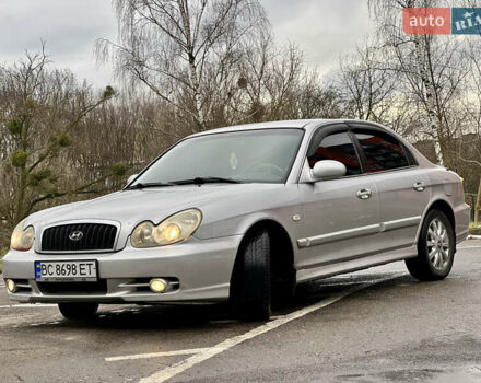 Сірий Хендай Соната, об'ємом двигуна 2 л та пробігом 255 тис. км за 2999 $, фото 5 на Automoto.ua