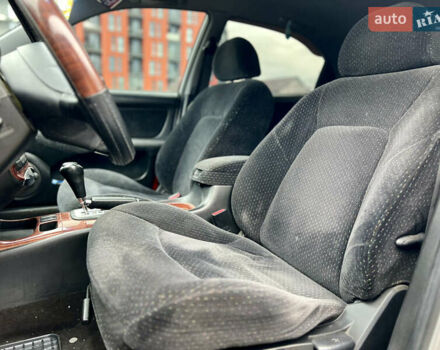 Сірий Хендай Соната, об'ємом двигуна 2 л та пробігом 255 тис. км за 2999 $, фото 26 на Automoto.ua