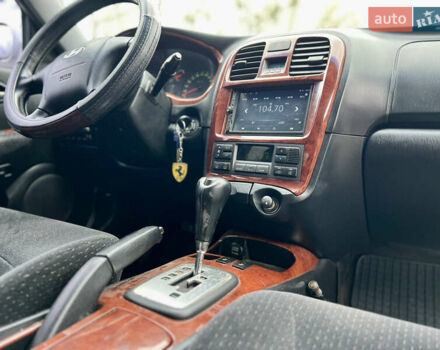 Сірий Хендай Соната, об'ємом двигуна 2 л та пробігом 255 тис. км за 2999 $, фото 35 на Automoto.ua