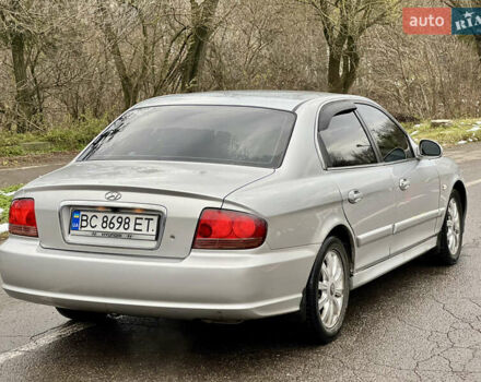 Сірий Хендай Соната, об'ємом двигуна 2 л та пробігом 255 тис. км за 2999 $, фото 19 на Automoto.ua