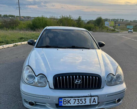 Серый Хендай Соната, объемом двигателя 2 л и пробегом 256 тыс. км за 3300 $, фото 2 на Automoto.ua