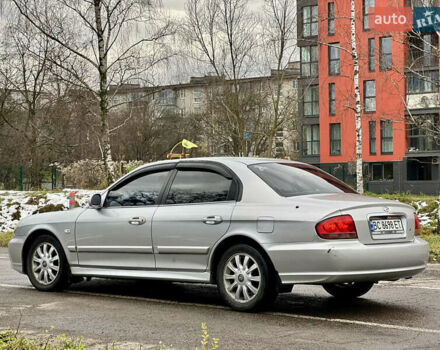 Сірий Хендай Соната, об'ємом двигуна 2 л та пробігом 255 тис. км за 2999 $, фото 15 на Automoto.ua