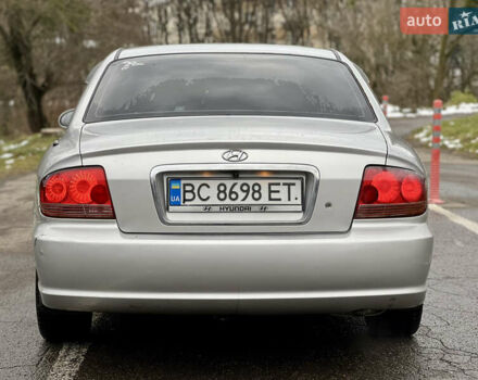 Сірий Хендай Соната, об'ємом двигуна 2 л та пробігом 255 тис. км за 2999 $, фото 11 на Automoto.ua