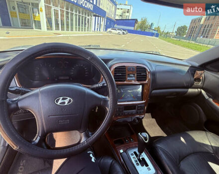 Сірий Хендай Соната, об'ємом двигуна 2.7 л та пробігом 375 тис. км за 4250 $, фото 5 на Automoto.ua