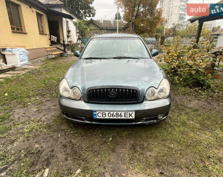 Серый Хендай Соната, объемом двигателя 2 л и пробегом 270 тыс. км за 1650 $, фото 1 на Automoto.ua