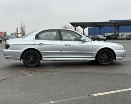 Серый Хендай Соната, объемом двигателя 2 л и пробегом 330 тыс. км за 2800 $, фото 1 на Automoto.ua