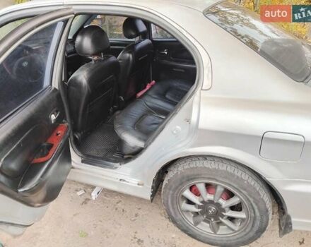 Серый Хендай Соната, объемом двигателя 2 л и пробегом 40 тыс. км за 3800 $, фото 2 на Automoto.ua