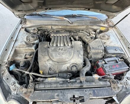 Сірий Хендай Соната, об'ємом двигуна 0.27 л та пробігом 190 тис. км за 1100 $, фото 8 на Automoto.ua