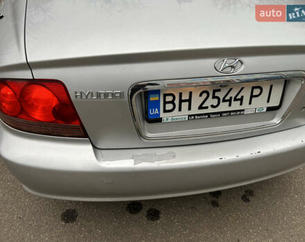 Серый Хендай Соната, объемом двигателя 2 л и пробегом 287 тыс. км за 3700 $, фото 4 на Automoto.ua