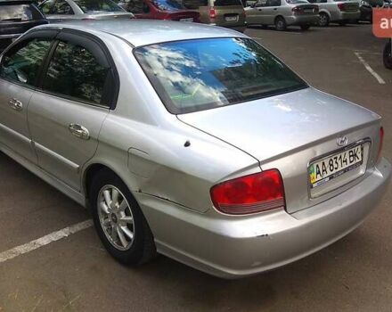 Сірий Хендай Соната, об'ємом двигуна 2 л та пробігом 256 тис. км за 3300 $, фото 23 на Automoto.ua
