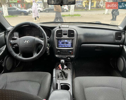Серый Хендай Соната, объемом двигателя 2 л и пробегом 287 тыс. км за 3700 $, фото 13 на Automoto.ua