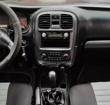 Серый Хендай Соната, объемом двигателя 2 л и пробегом 260 тыс. км за 3250 $, фото 8 на Automoto.ua