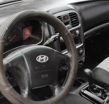 Серый Хендай Соната, объемом двигателя 2 л и пробегом 260 тыс. км за 3250 $, фото 9 на Automoto.ua
