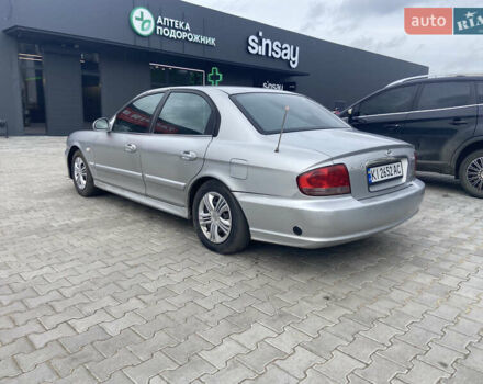 Серый Хендай Соната, объемом двигателя 2 л и пробегом 270 тыс. км за 2750 $, фото 1 на Automoto.ua