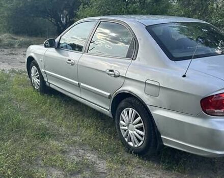 Сірий Хендай Соната, об'ємом двигуна 2 л та пробігом 230 тис. км за 2800 $, фото 4 на Automoto.ua