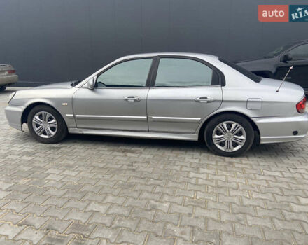 Серый Хендай Соната, объемом двигателя 2 л и пробегом 270 тыс. км за 2750 $, фото 4 на Automoto.ua