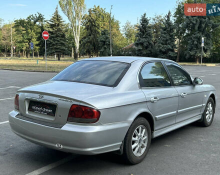 Сірий Хендай Соната, об'ємом двигуна 1.97 л та пробігом 257 тис. км за 4799 $, фото 16 на Automoto.ua