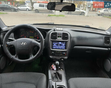 Серый Хендай Соната, объемом двигателя 2 л и пробегом 287 тыс. км за 3700 $, фото 11 на Automoto.ua